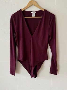 H&M | Burgundy Bodysuit Plunge Neck Minimal Basic | Medium